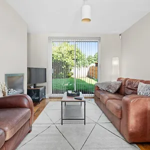 Fantastic, Modern 3 Bedroom House Holiday home
